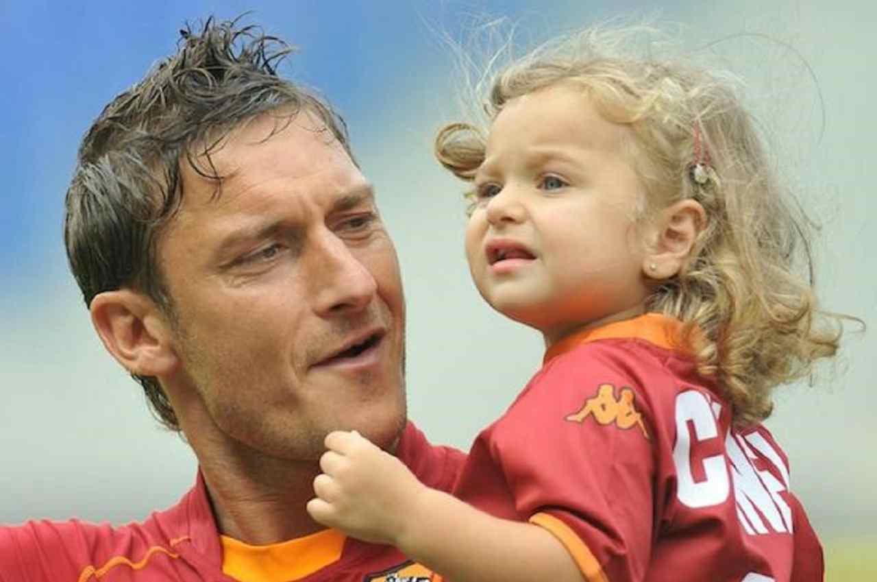 Chanel Totti da piccola con Francesco Totti